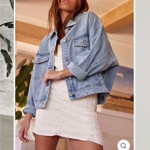 Like New Saltwater Luxe 'Marin' Oversized Cropped Denim Jacket (Stonewash) Small